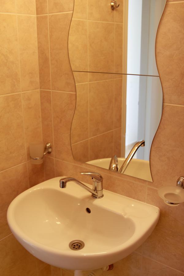 Vis Velika Bed and Breakfast Εξωτερικό φωτογραφία